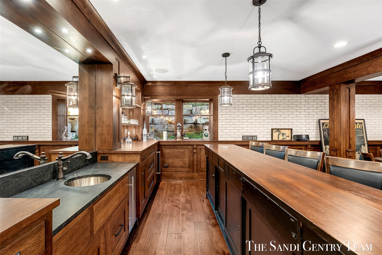 main property photo 70