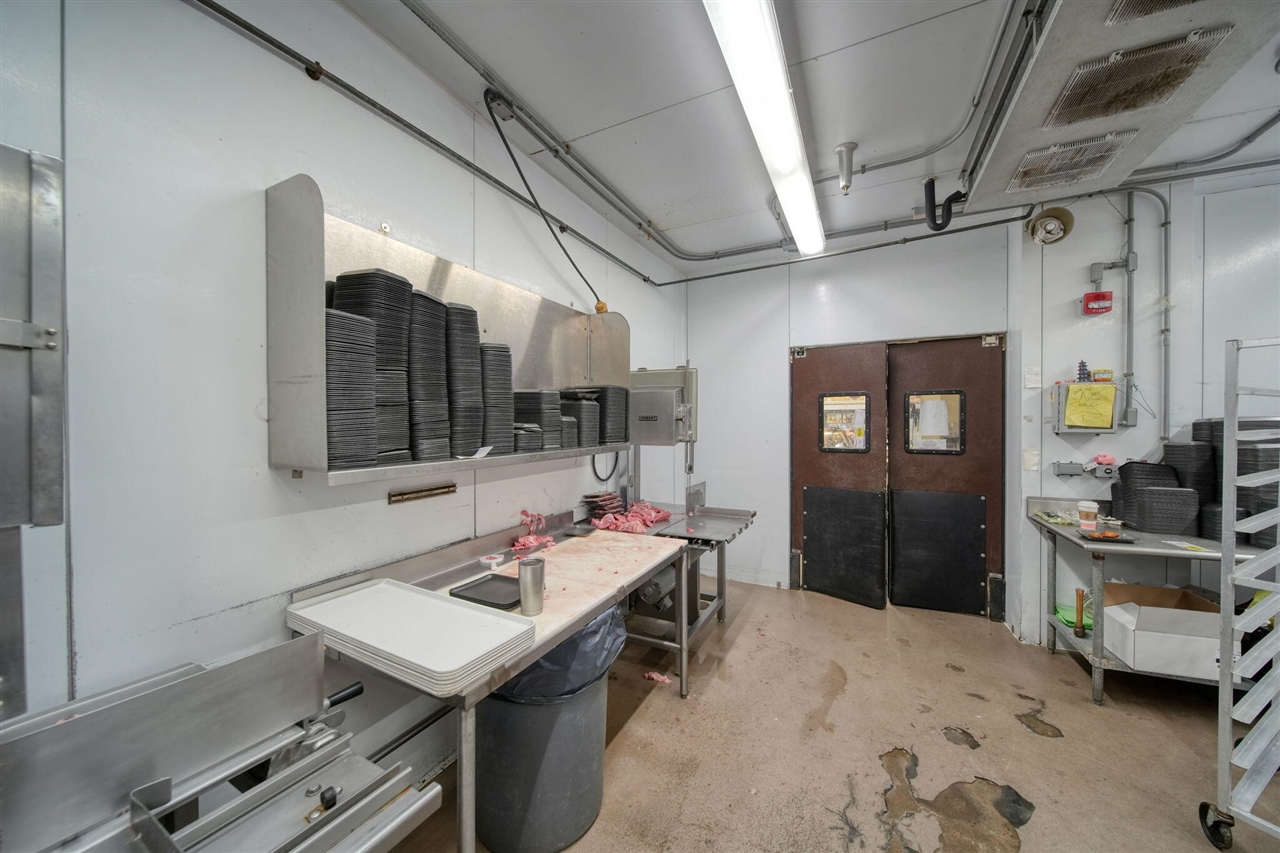 main property photo 79