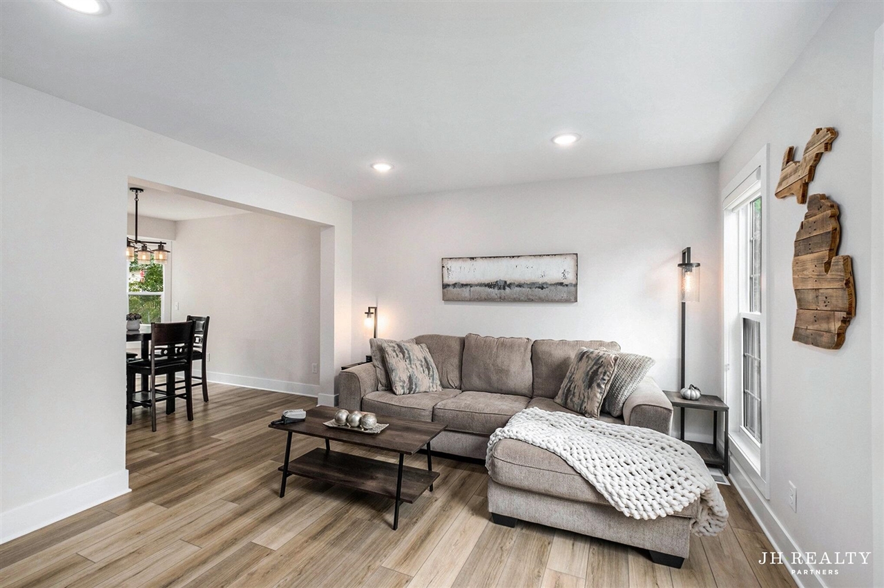 property viewer photo 4
