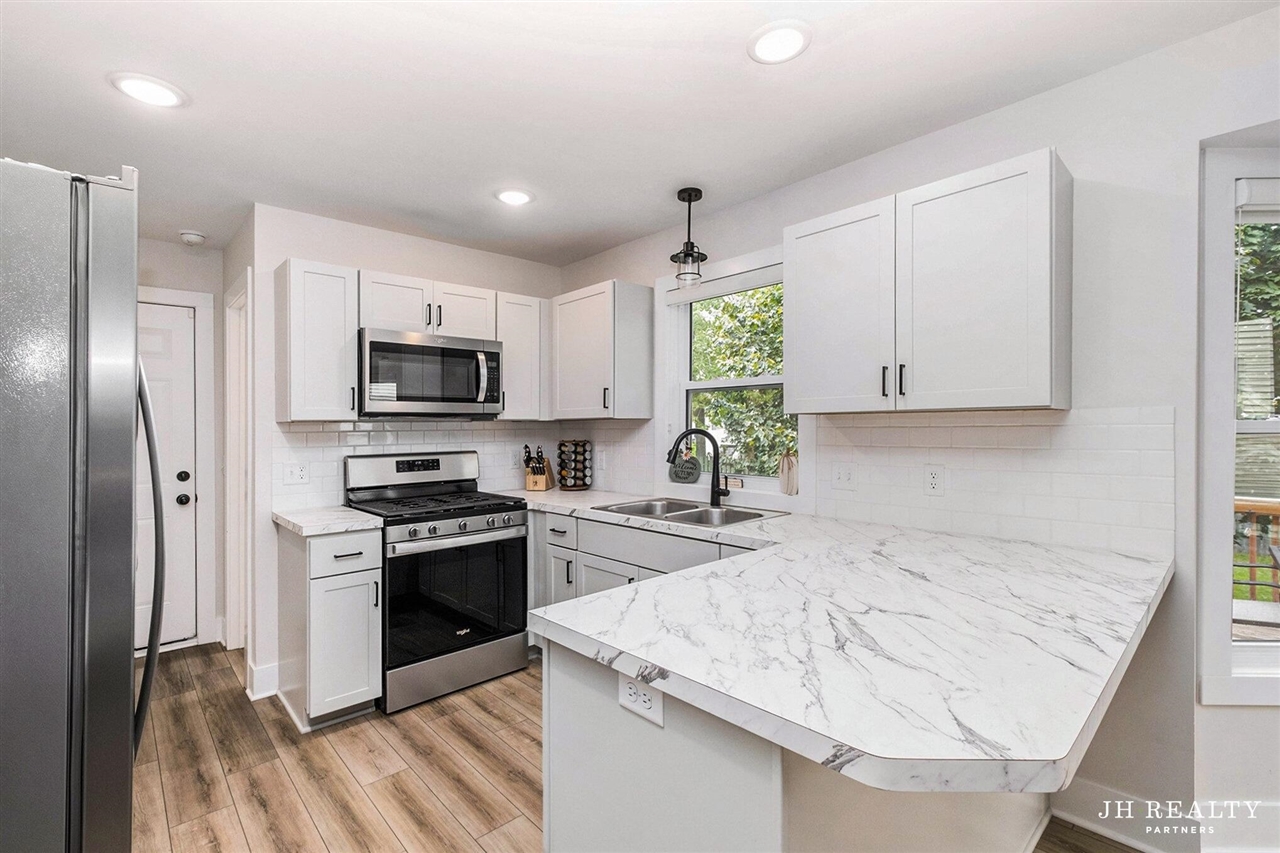 property viewer photo 8