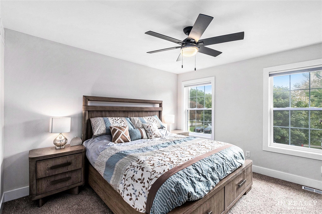 property viewer photo 9