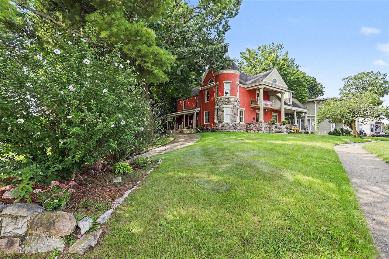 main property photo 3