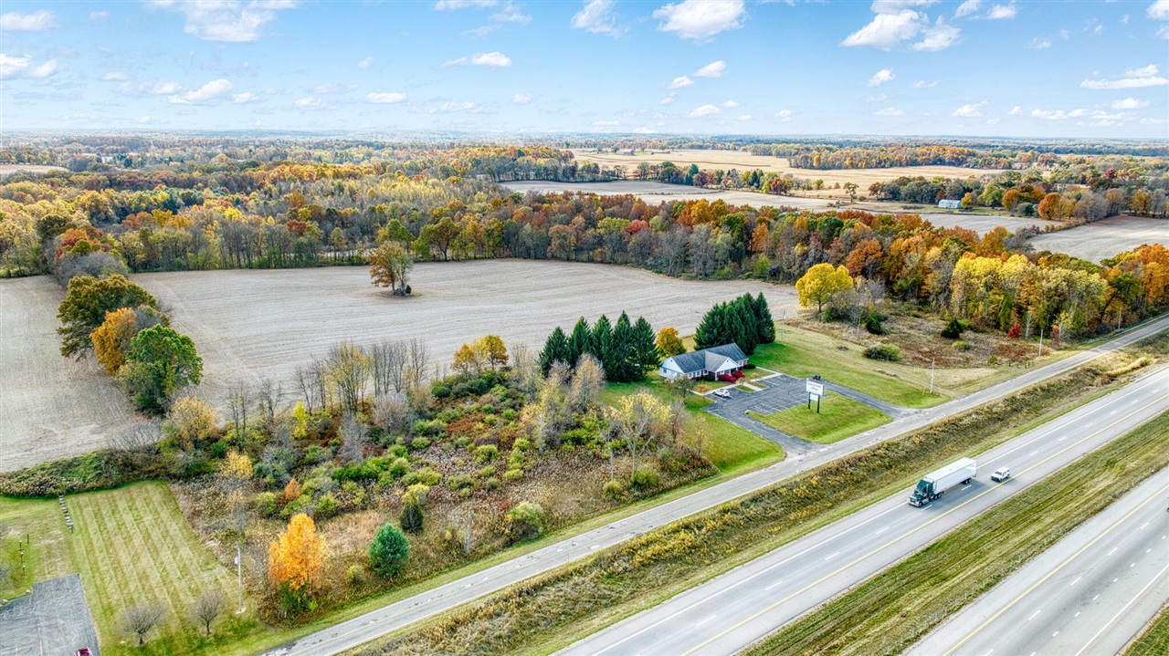 main property photo 40