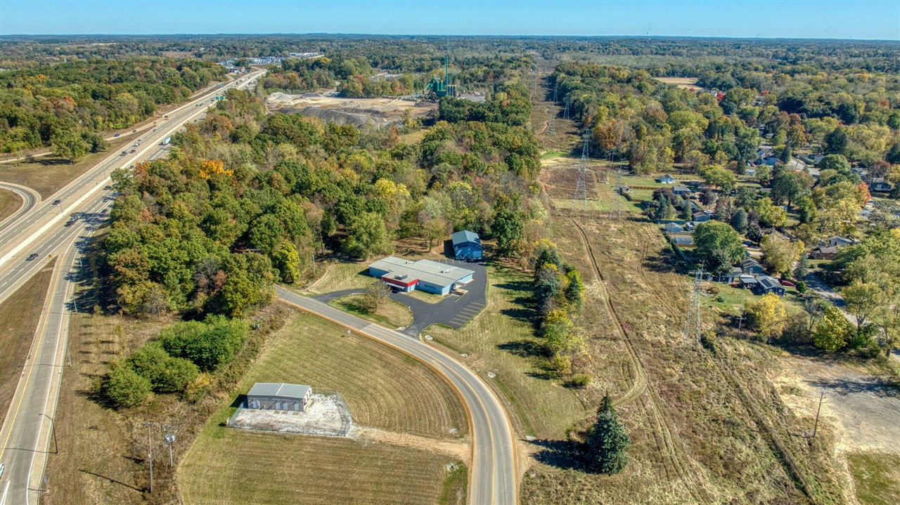 main property photo 28