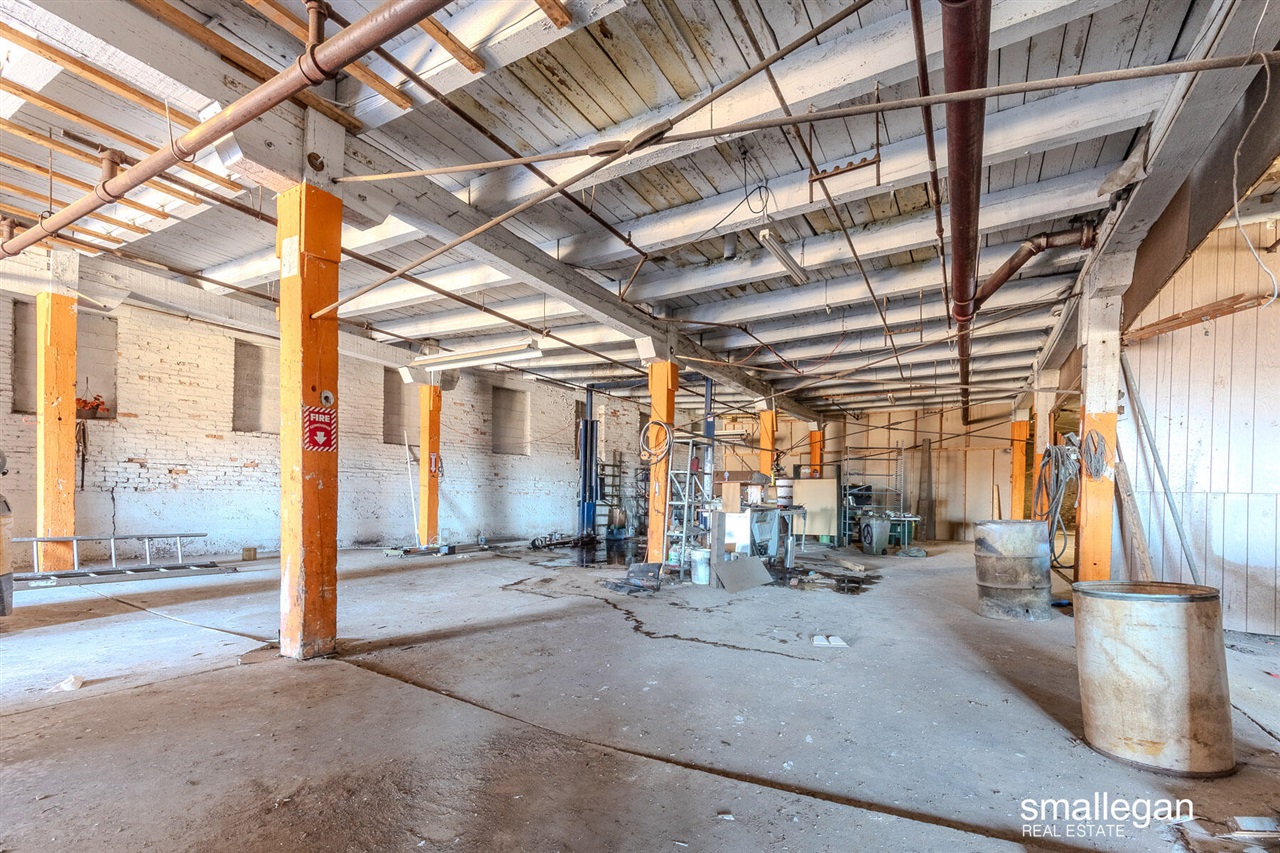 main property photo 5