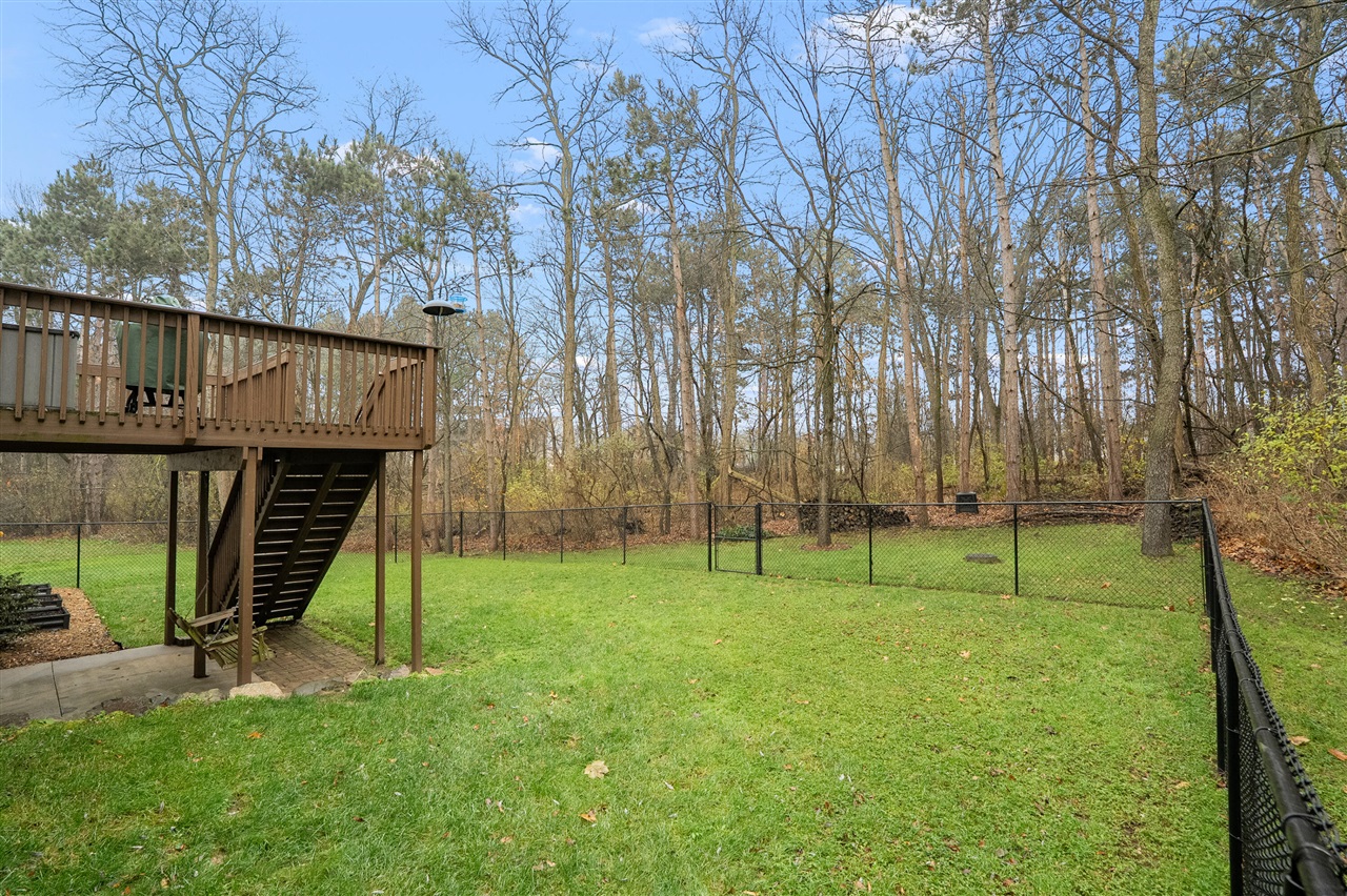 main property photo 33