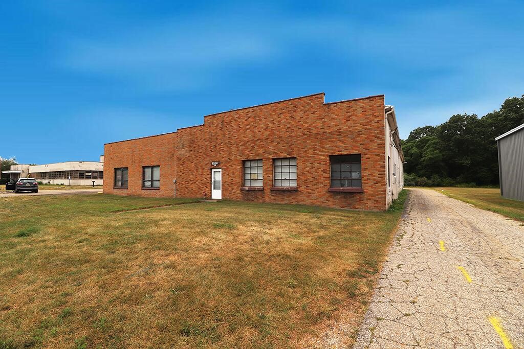 main property photo 11