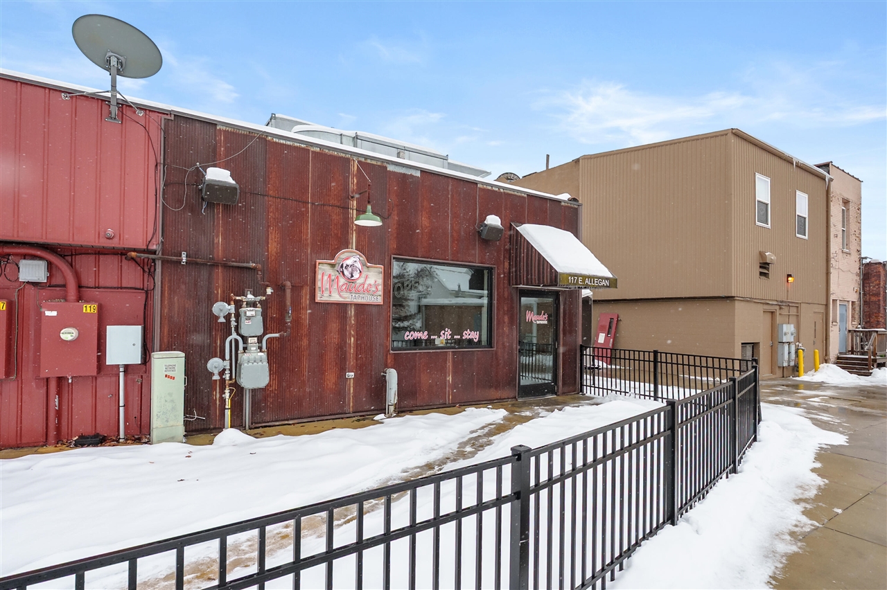 main property photo 37