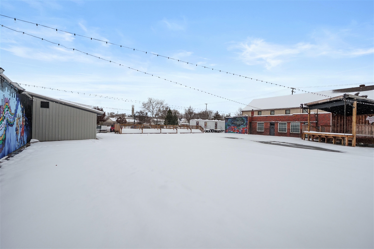 main property photo 76