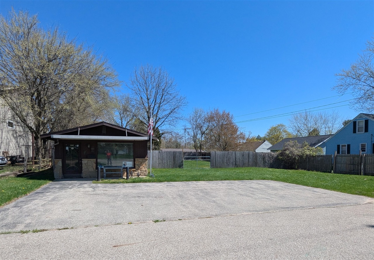 main property photo 6