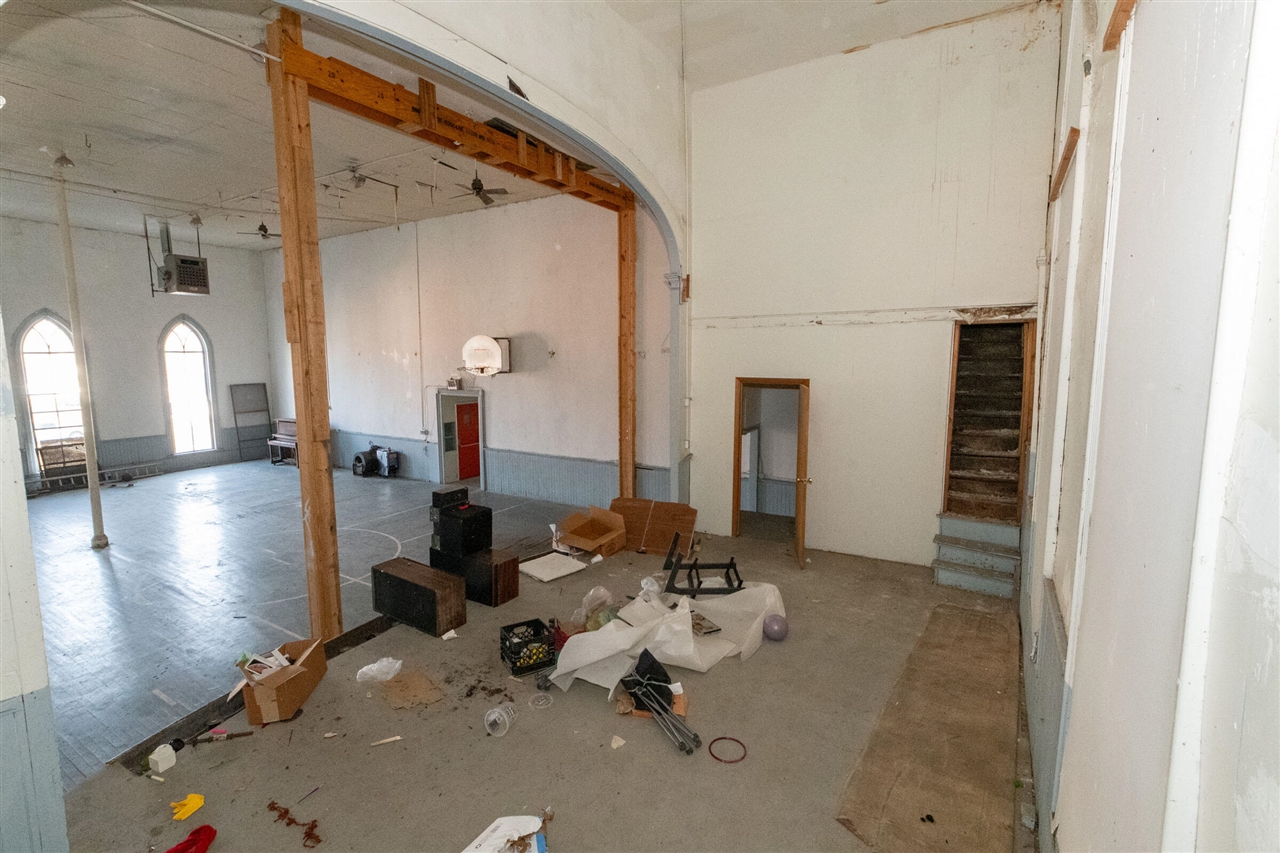 main property photo 41