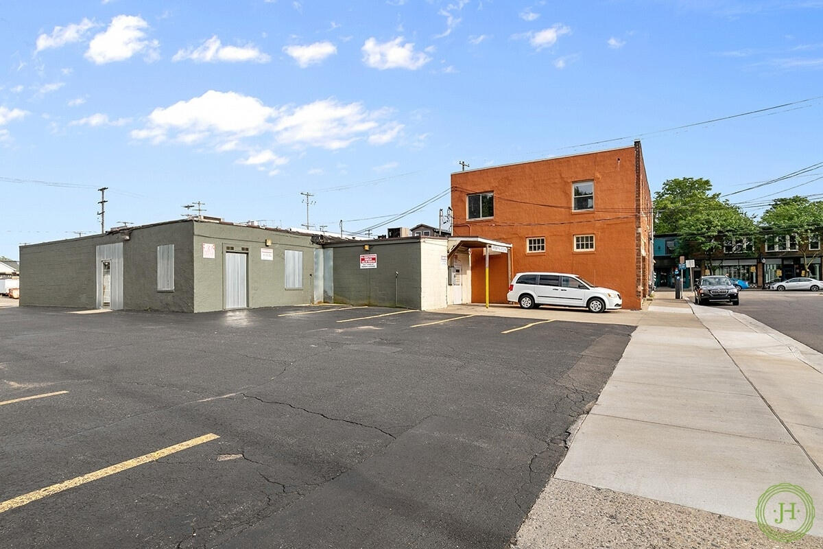 main property photo 6