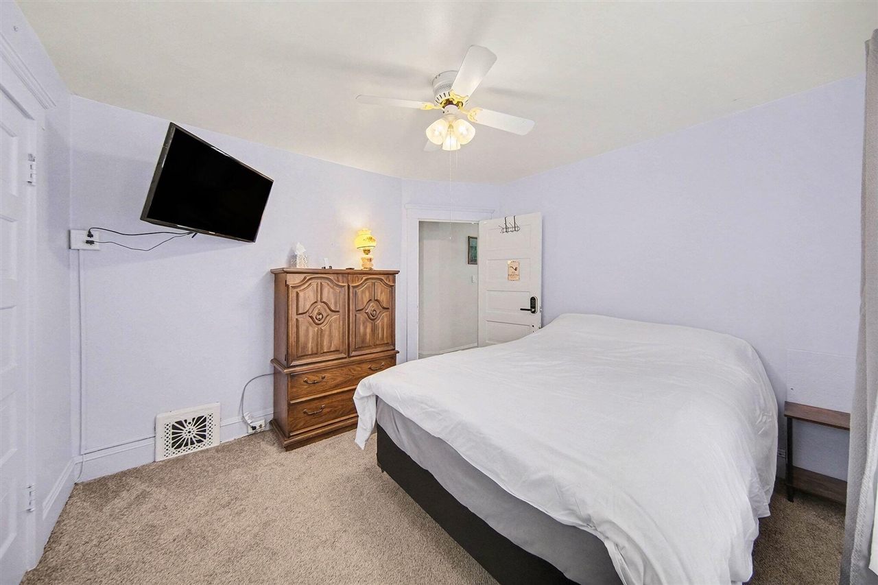 property viewer photo 19