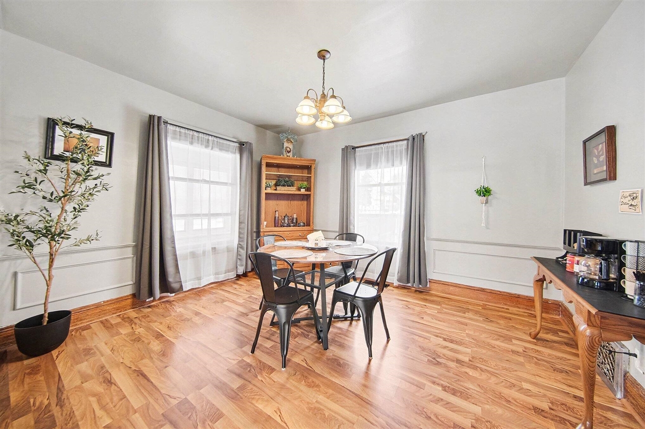 property viewer photo 9