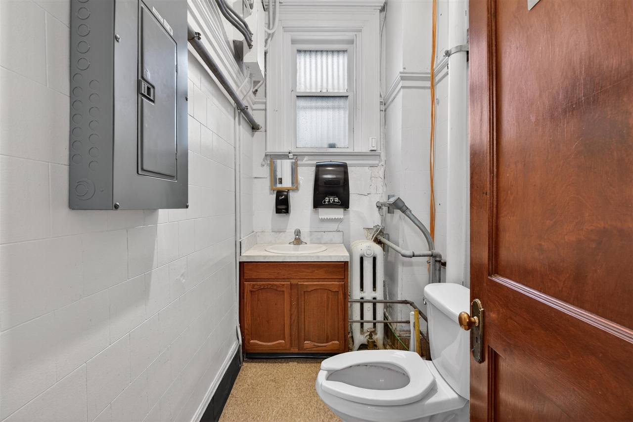 main property photo 16
