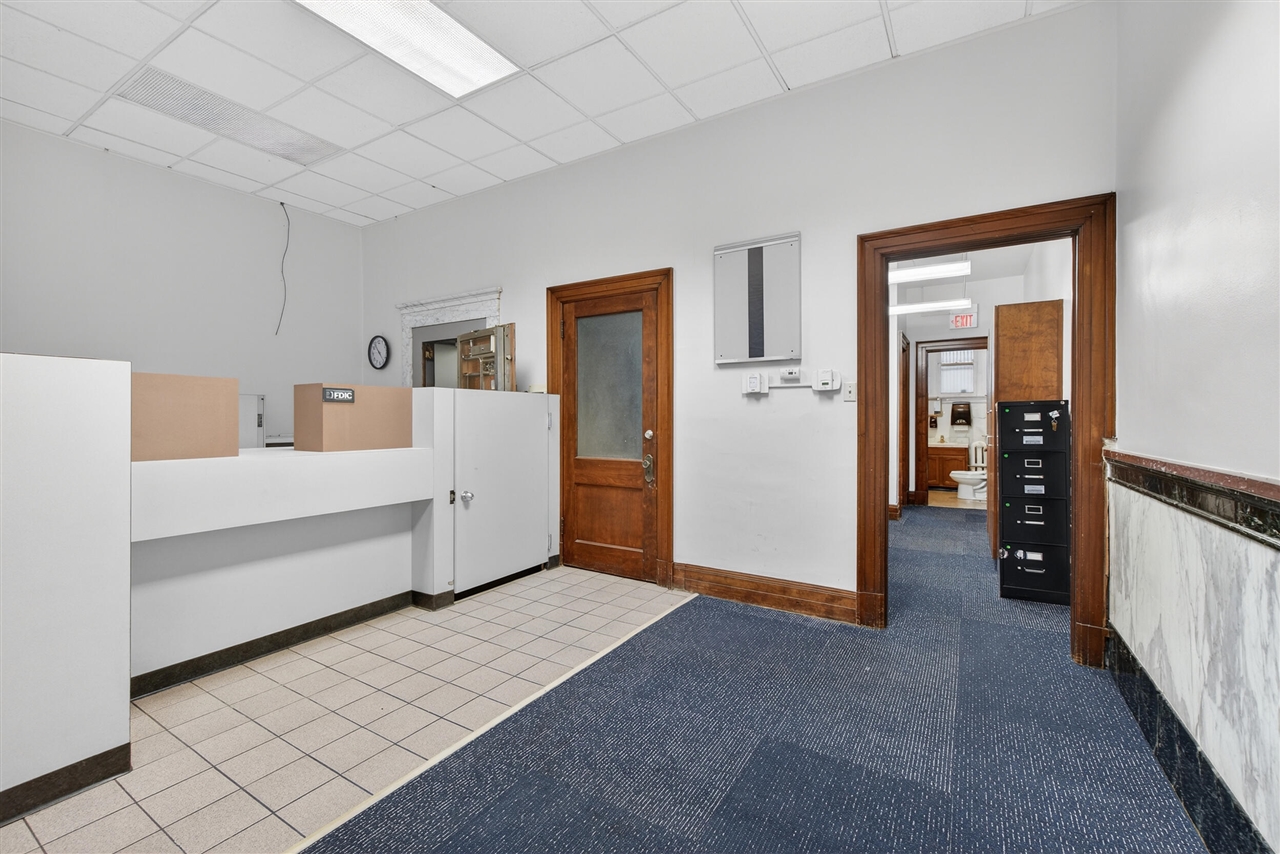main property photo 6