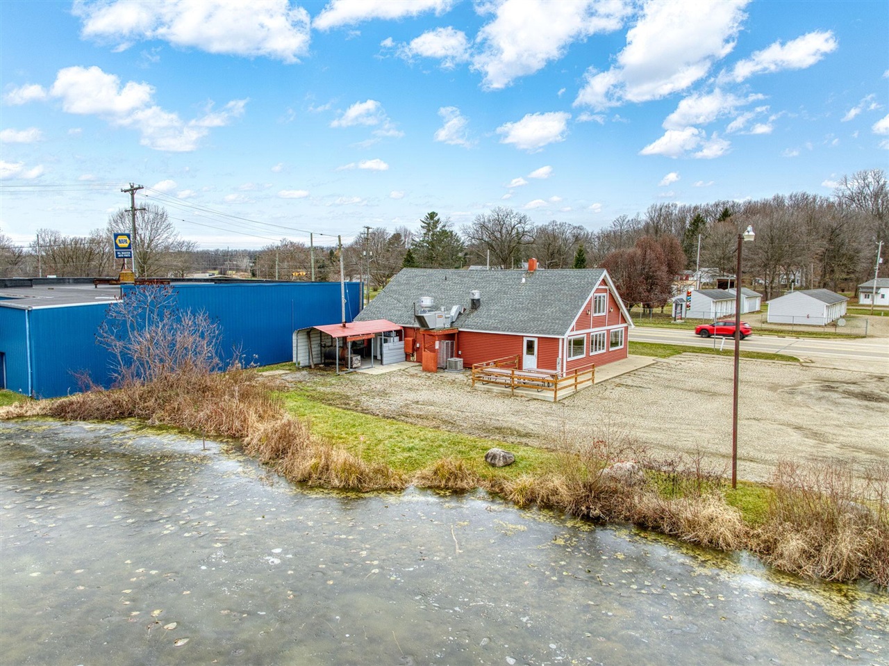 main property photo 40