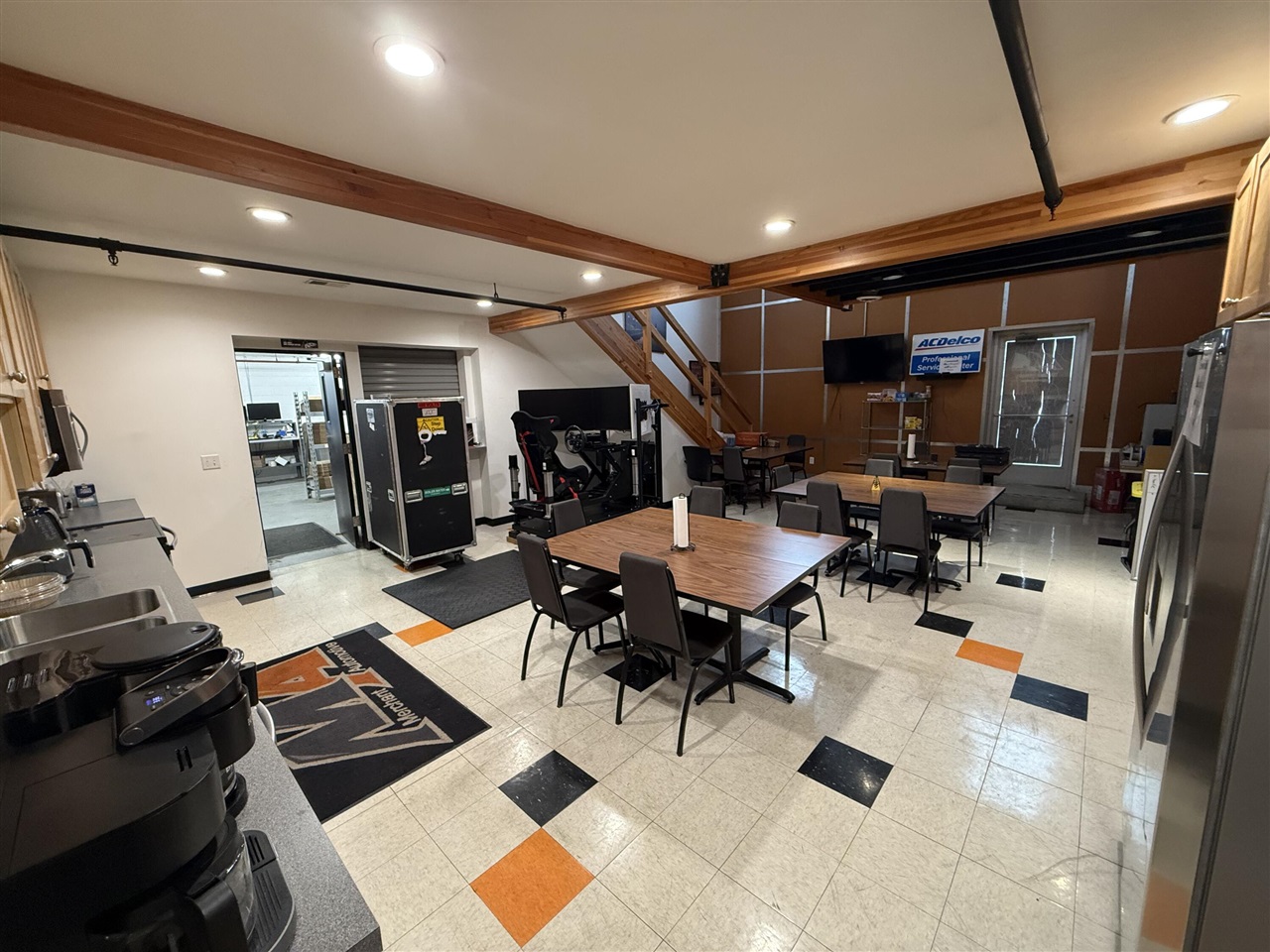 main property photo 9