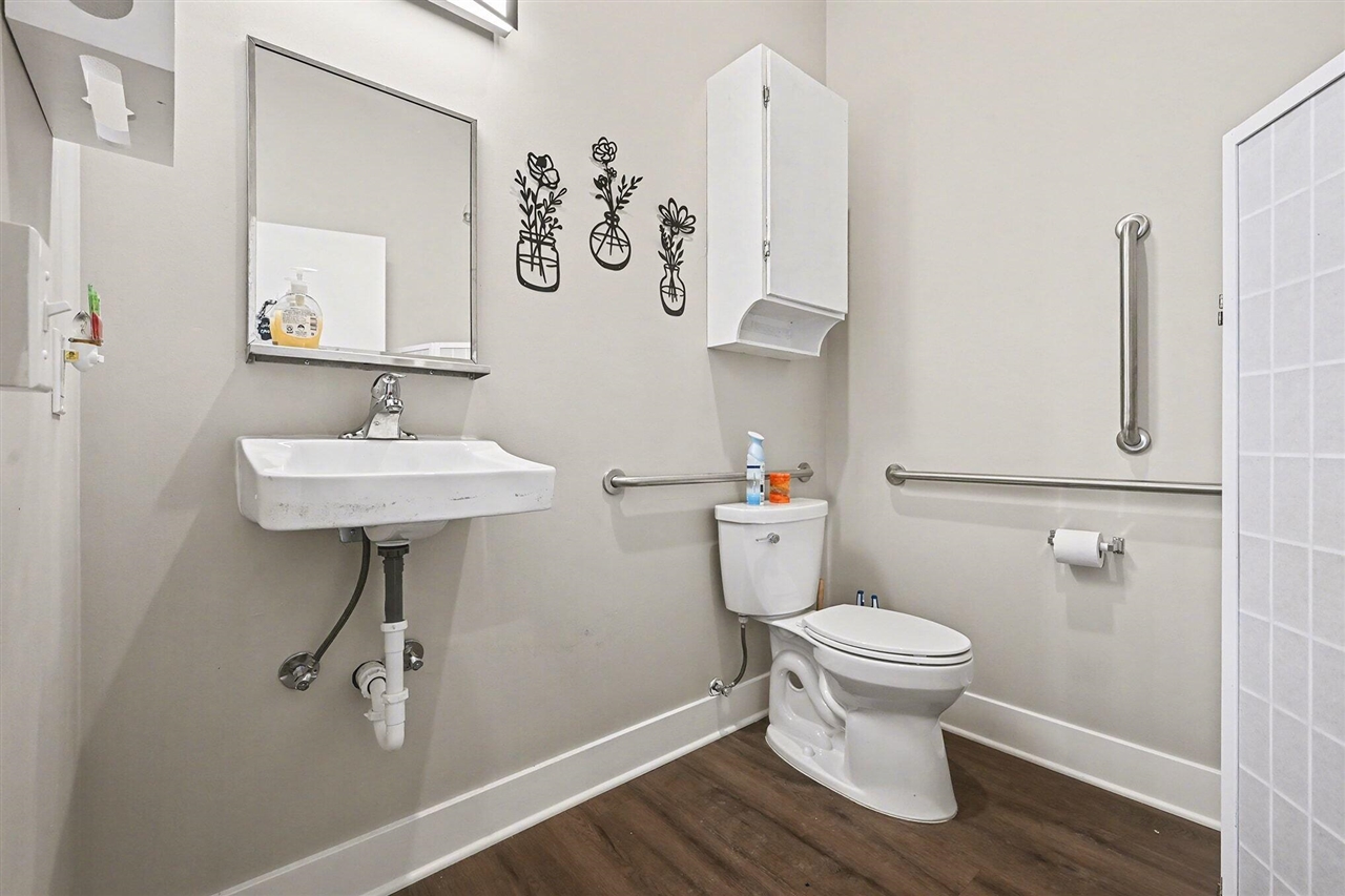 main property photo 20