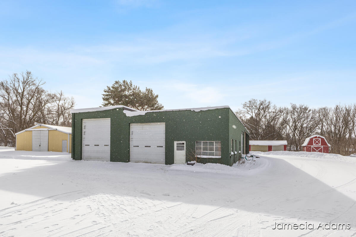 main property photo 18