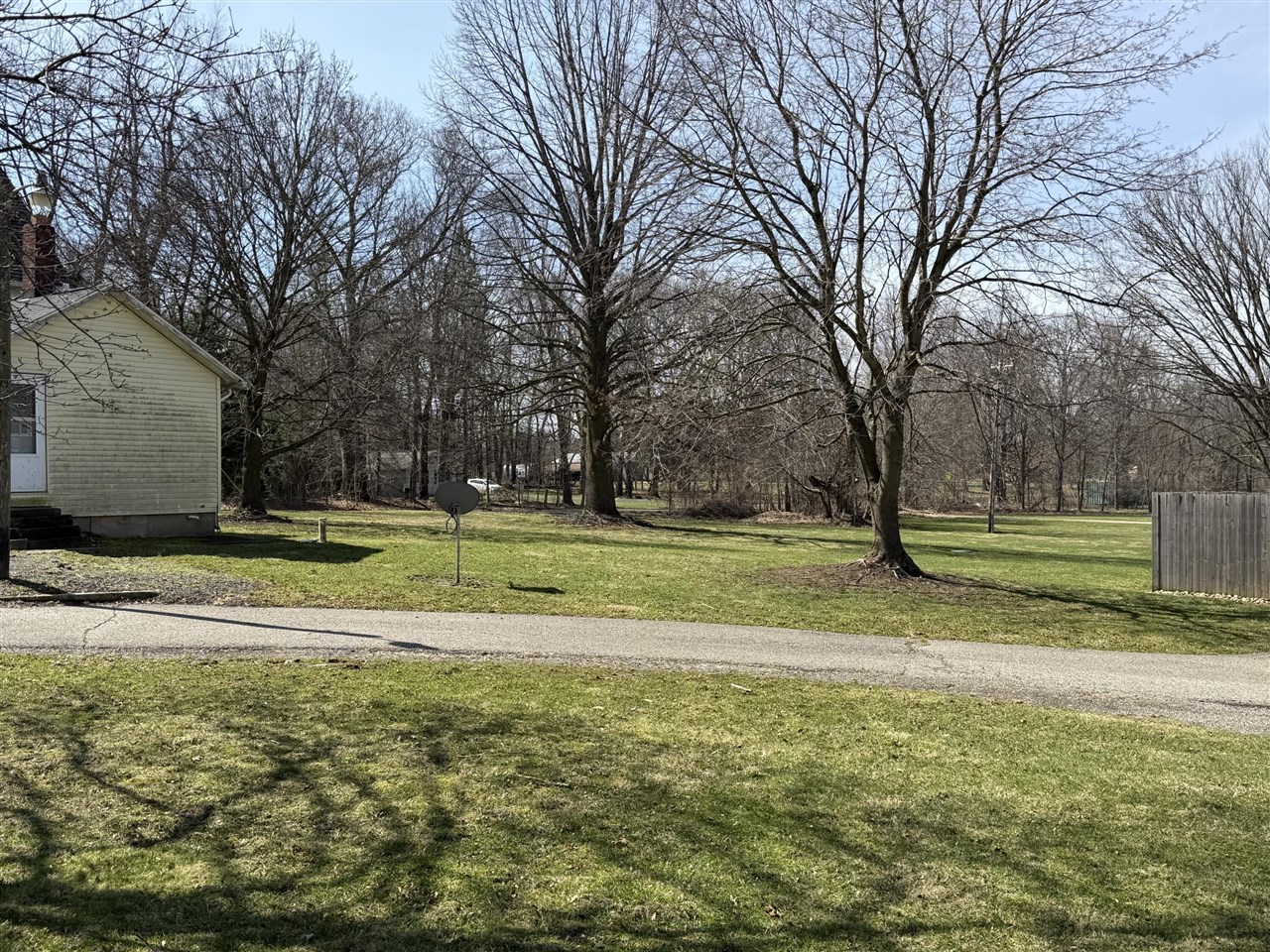 main property photo 30