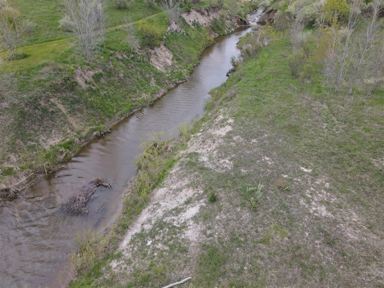 main property photo 40