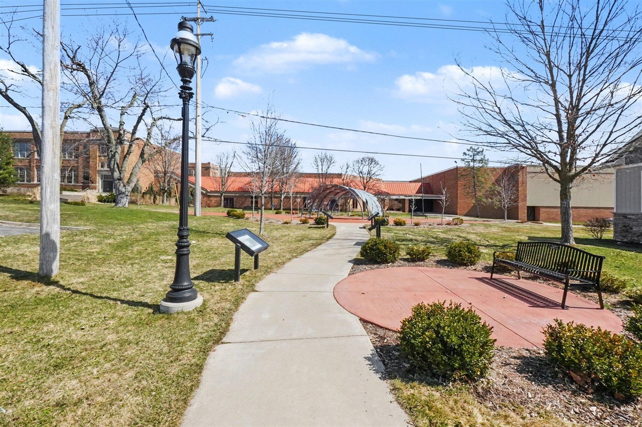 main property photo 20