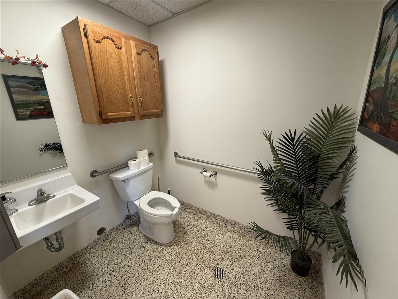 main property photo 10