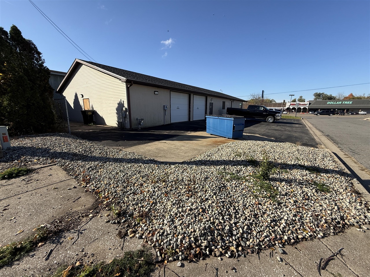 main property photo 18