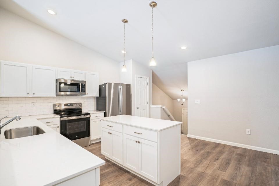 property viewer photo 5