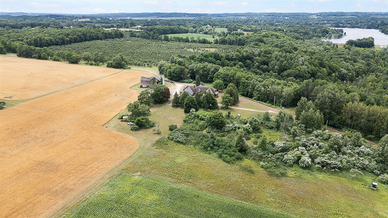 main property photo 16