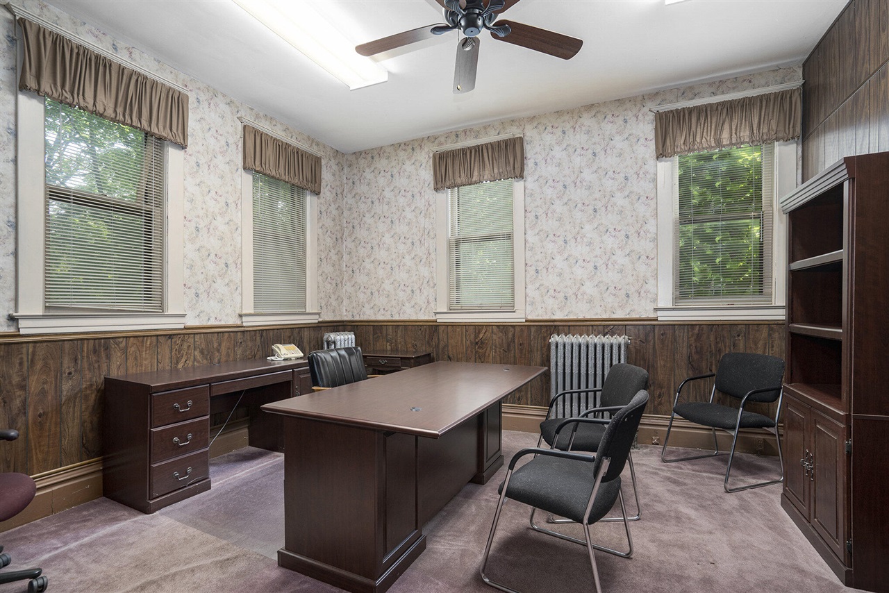 main property photo 14