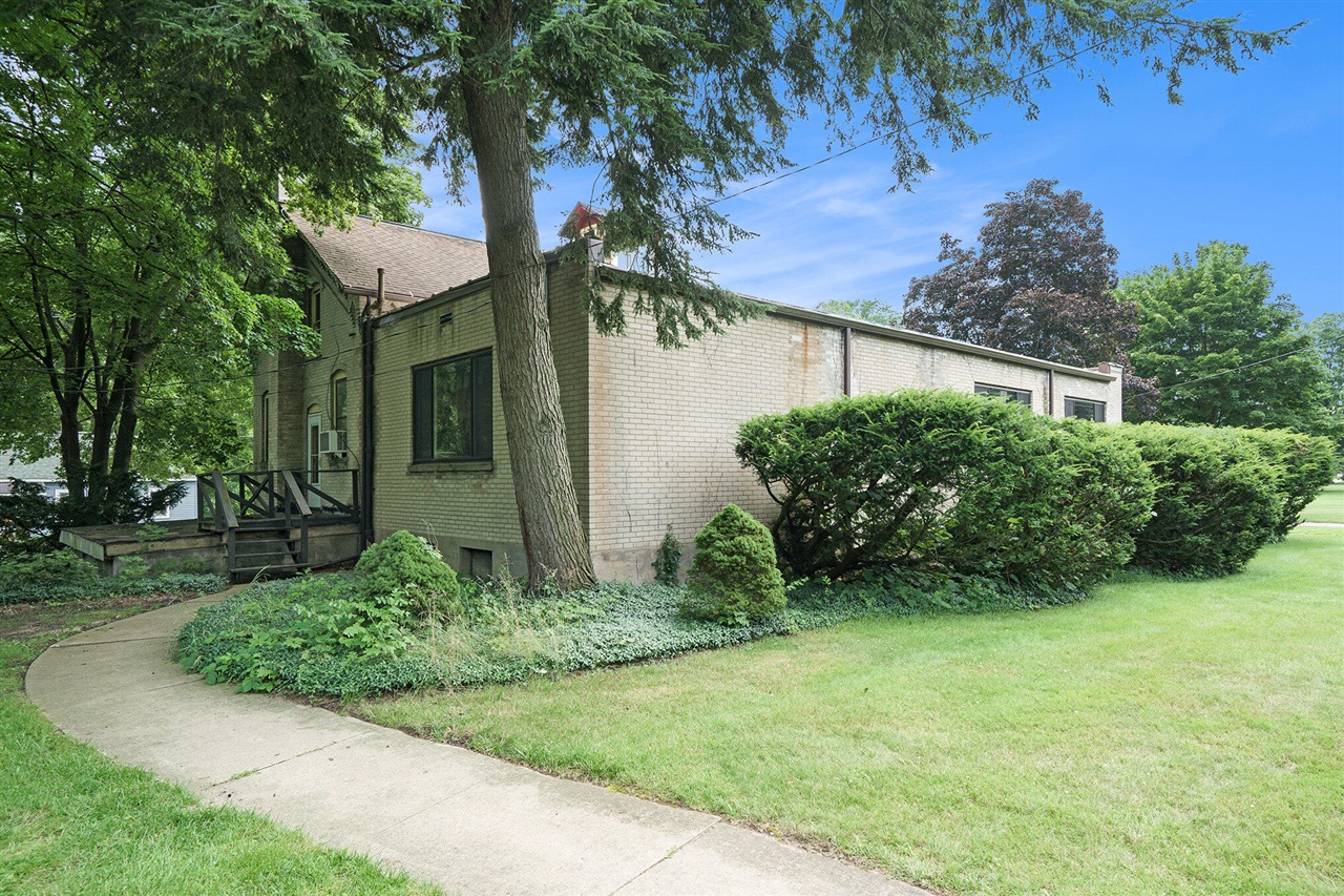 main property photo 17