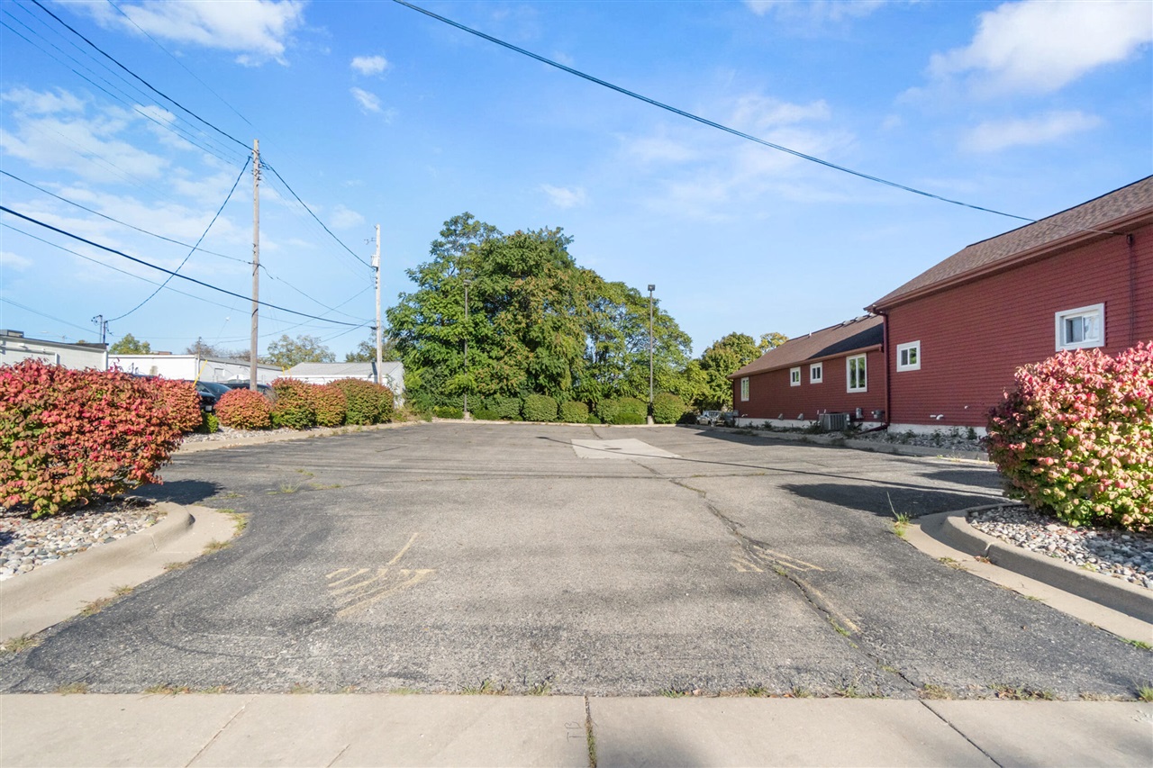 main property photo 24
