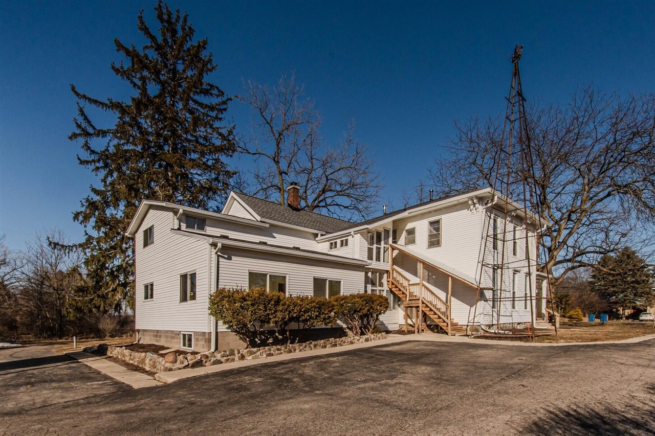 main property photo 30