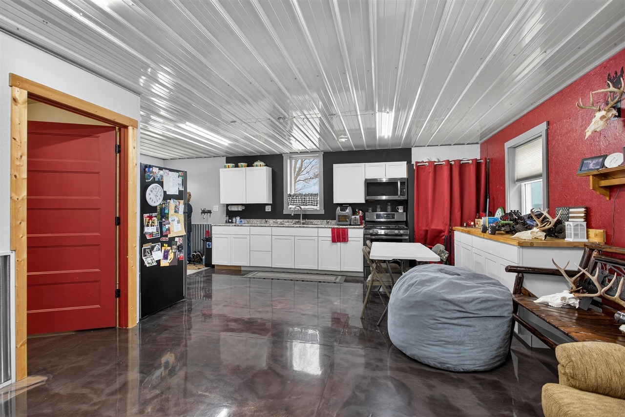 main property photo 78