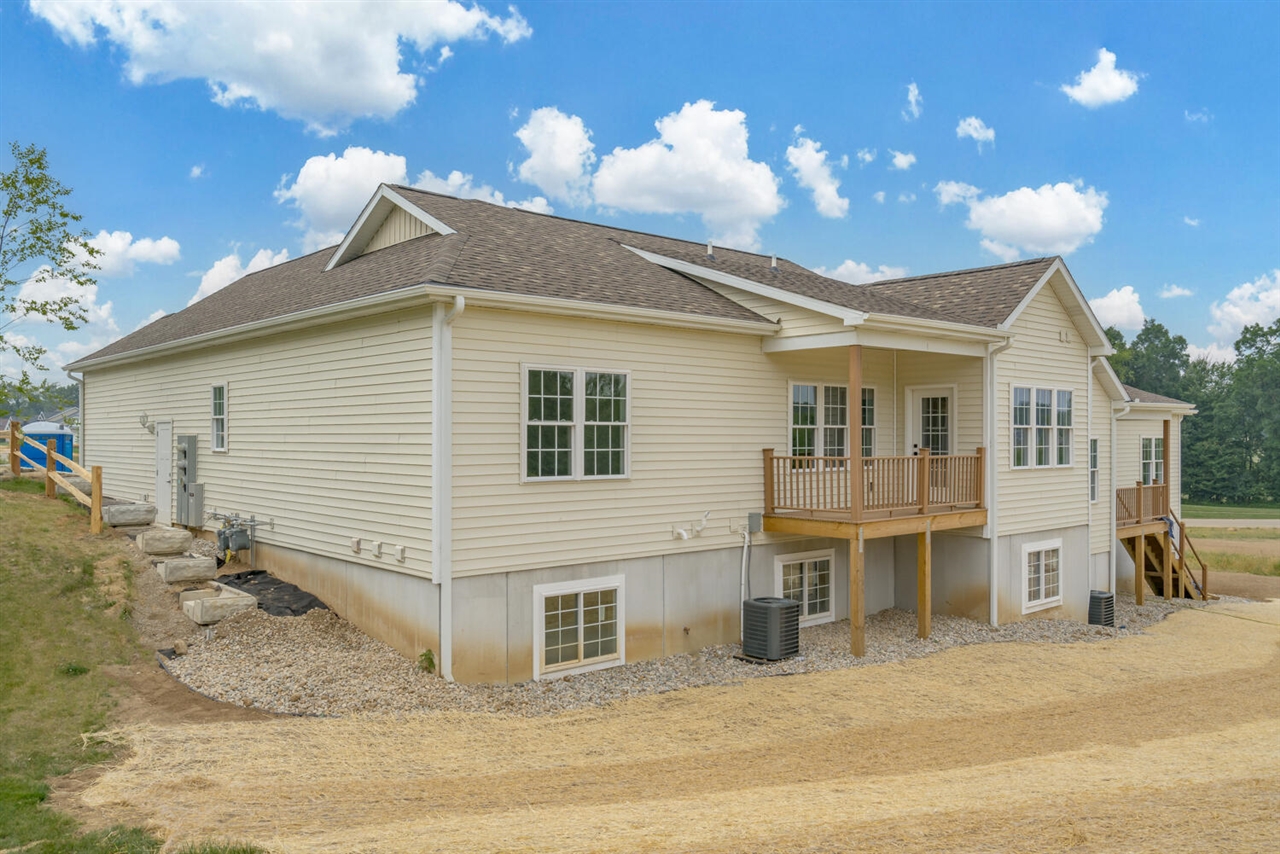 main property photo 40