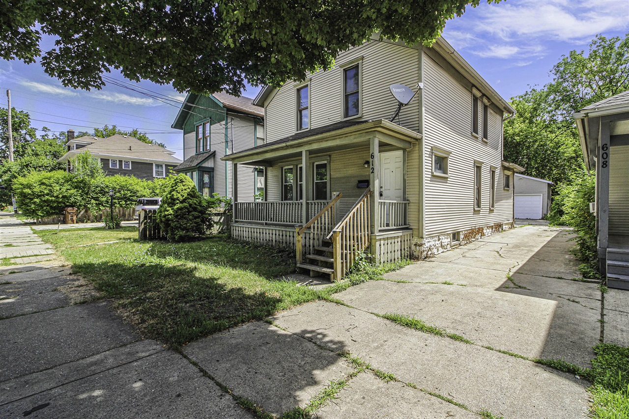 main property photo 2