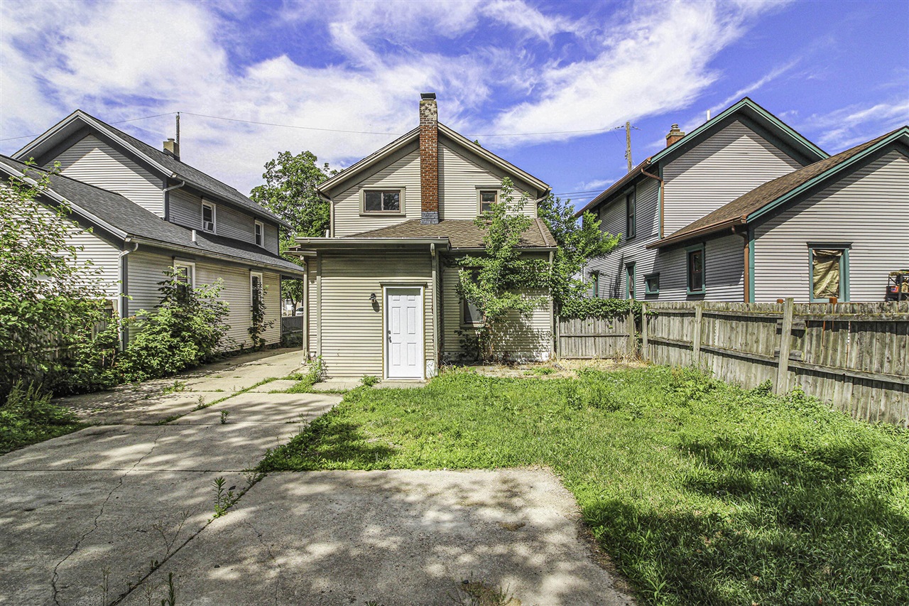 main property photo 5
