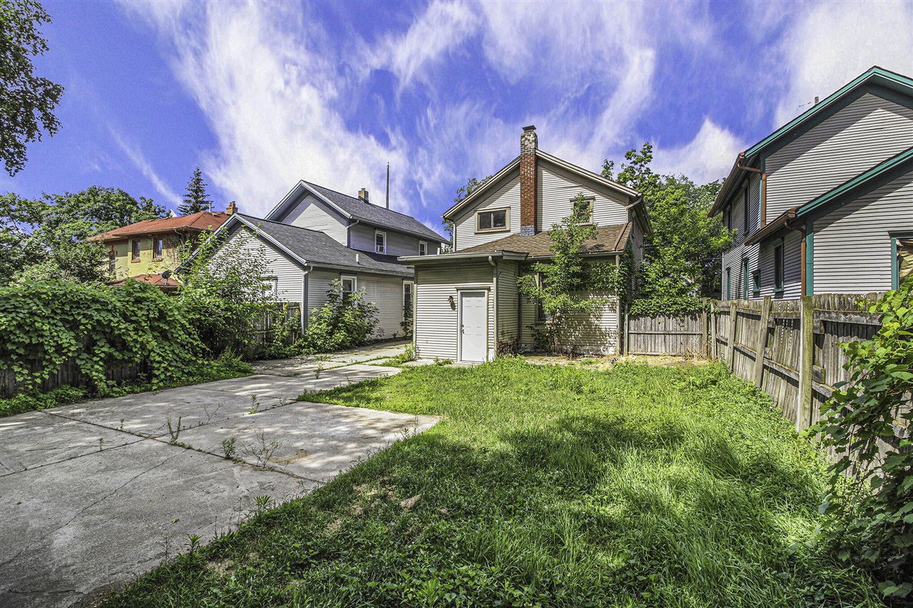 main property photo 6