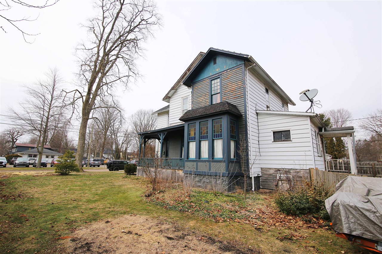 main property photo 48