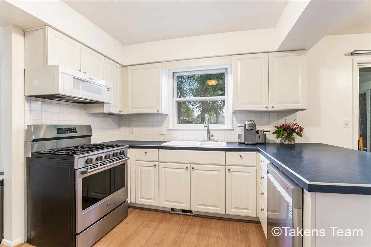 property viewer photo 3