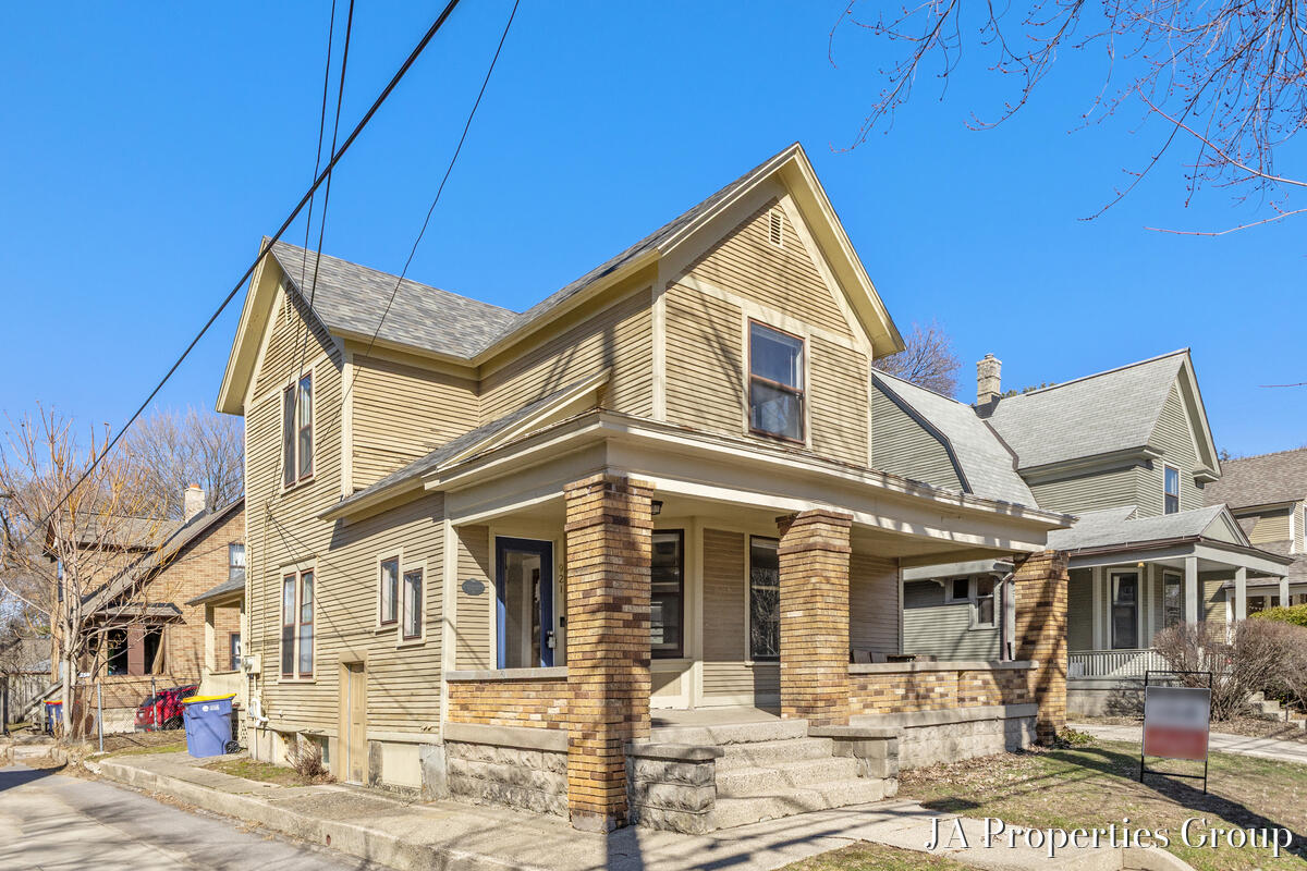 main property photo 3