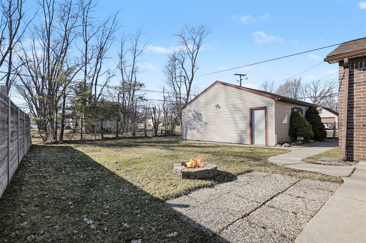 main property photo 19