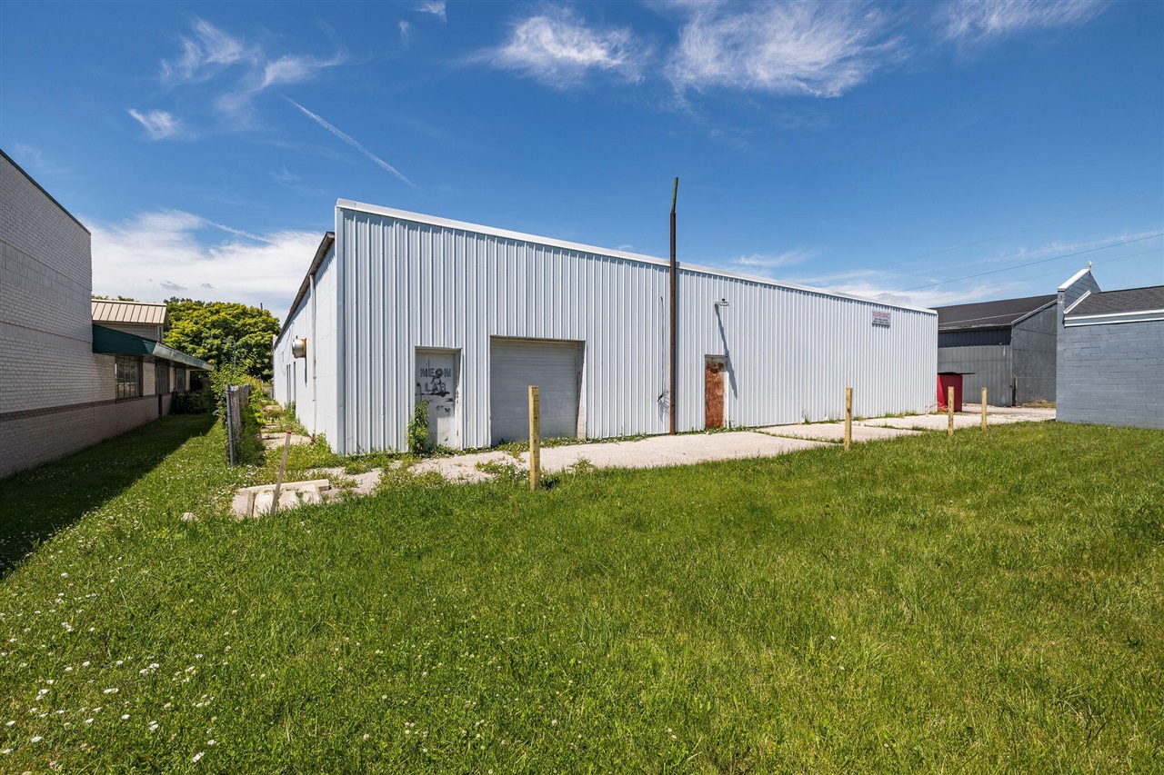 main property photo 11