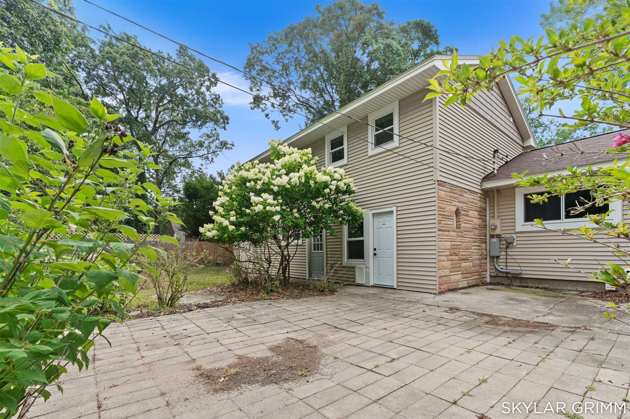 main property photo 47