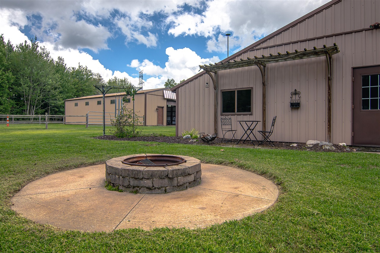 main property photo 6