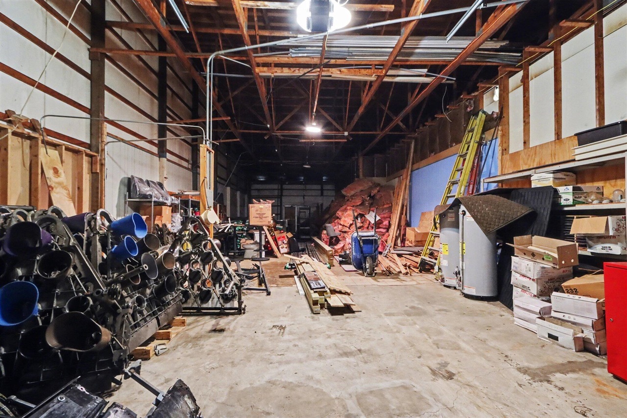 main property photo 40
