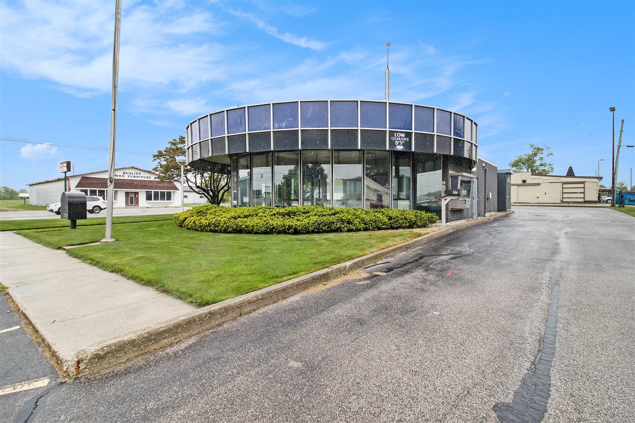 main property photo 27
