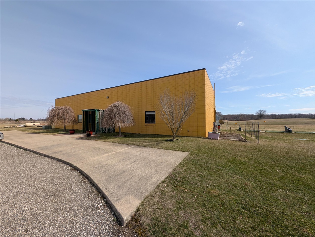 main property photo 47